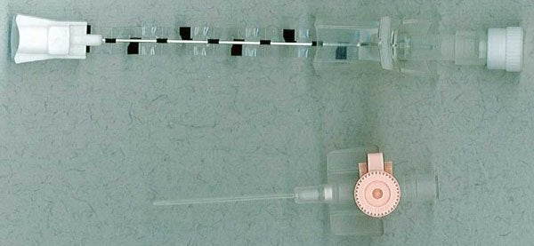 Produktbild - 43590 - Infusionskanyl med injektionsport stickskydd och röntgentät kateter rosa 20G 1,1x32mm