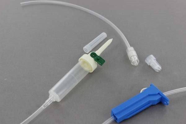 Produktbild - 57357 - Infusionsaggregat för gravitation med övertrycksventil och flödesstopp 300cm