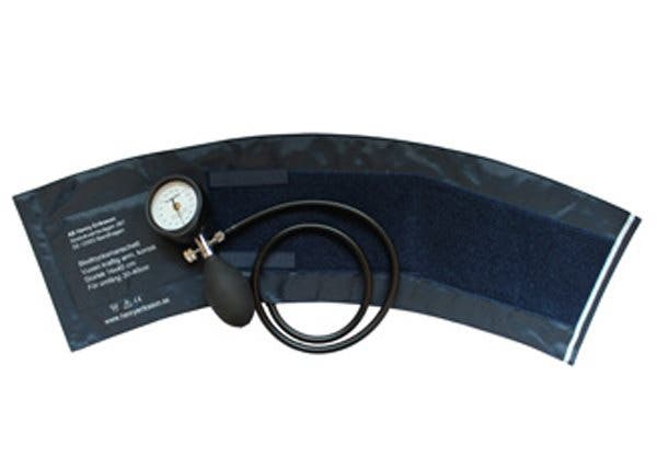 Produktbild - 53596 - Blodtrycksmanschett enkelslang med skruvventil konisk TPU blå för armomfång lårben 20x60cm