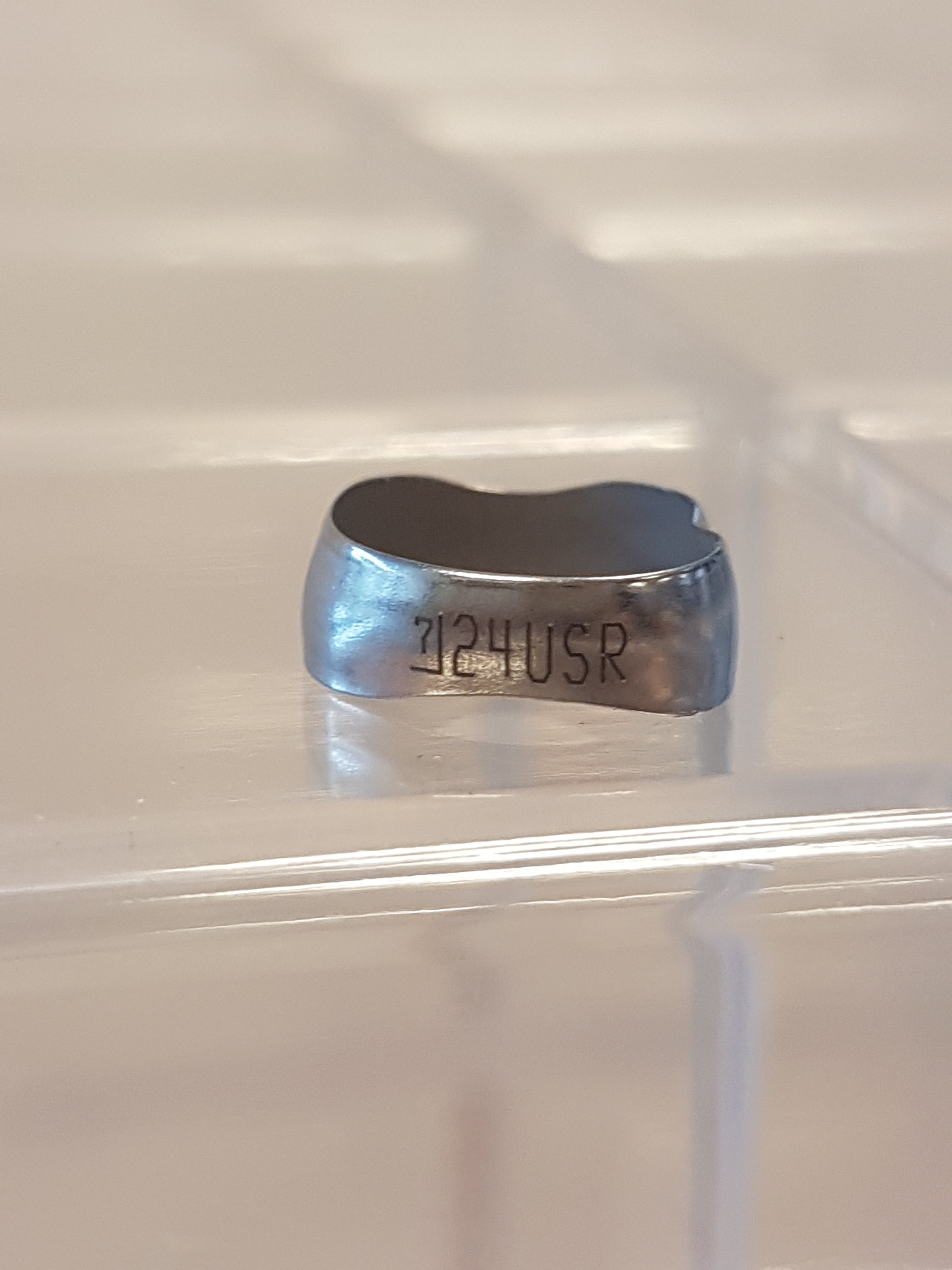 Produktbild - VF000141027 - Ortodontiskt band gjutet med buckaltub för andra molaren i höger överkäke strl 1