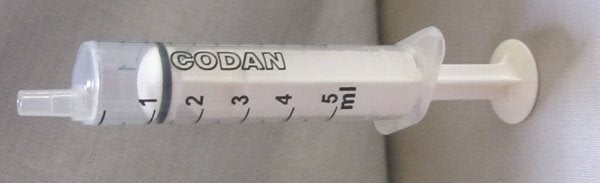 Produktbild - 85485 - Injektionsspruta dubbelgraderad luer-lock excentrisk med 0,5ml gradering 5ml