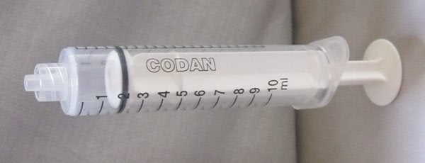 Produktbild - 45023 - Injektionsspruta dubbelgraderad luer-lock 10ml med 0,5ml gradering