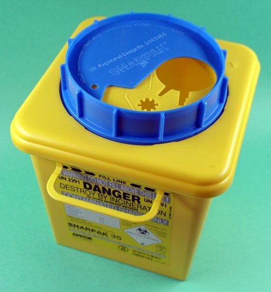 Produktbild - 43137 - Burk för stickande och skärande avfall ADR-godkänd 3,5L 20,6x17,7x19,5cm
