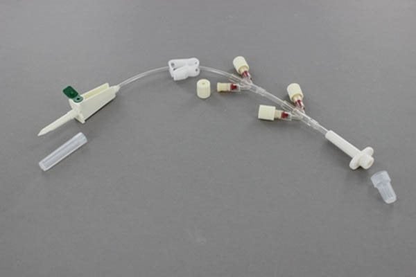 Produktbild - 70079 - Infusionsaggregat 4-vägs med backventil för säker blandning och beredning för cytostatikapump