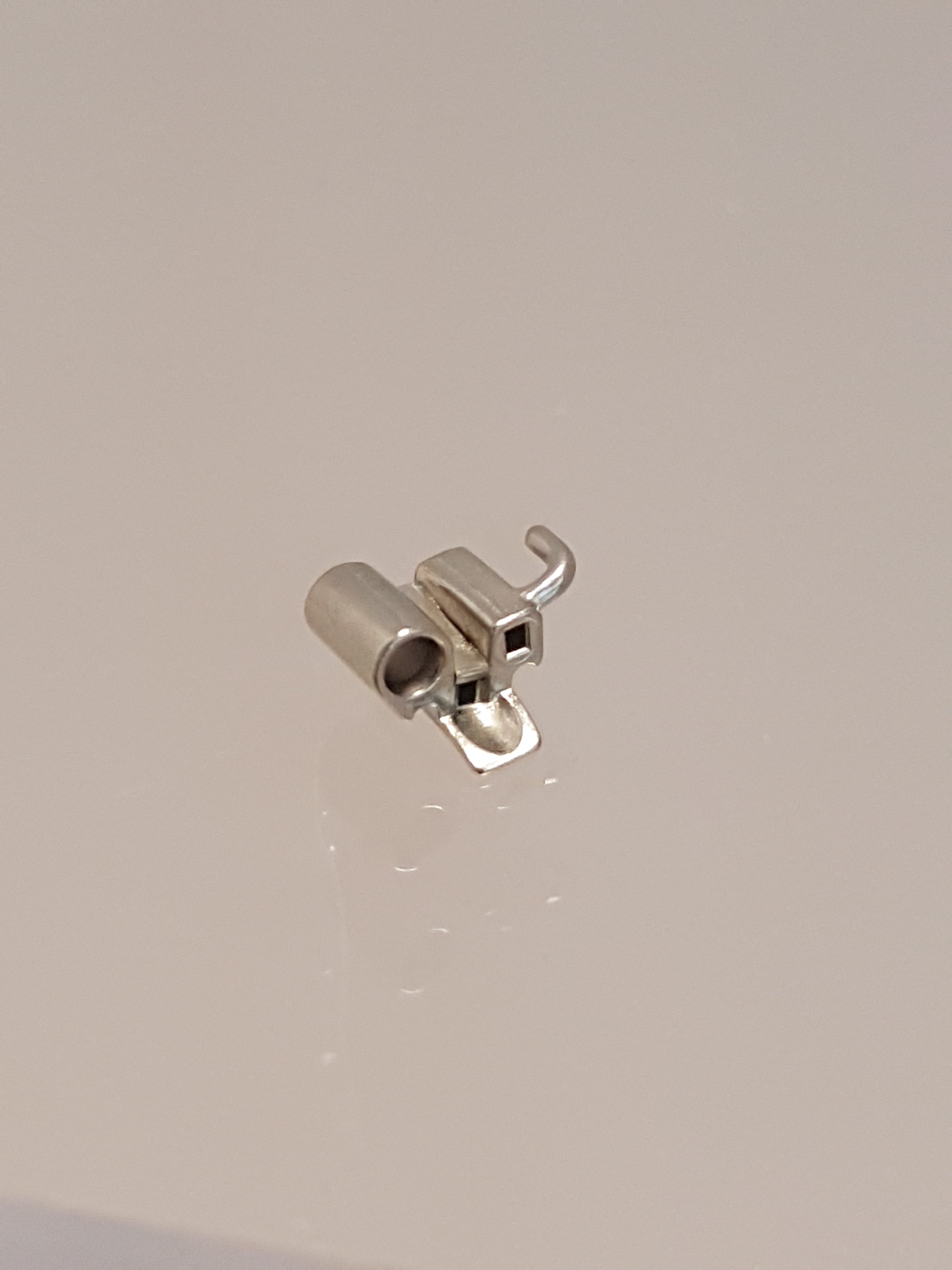 Produktbild - VF000140744 - Dubbel buckaltub gjuten för första molaren i höger överkäke med krok och EOD-rör 0.018" x 0,051"