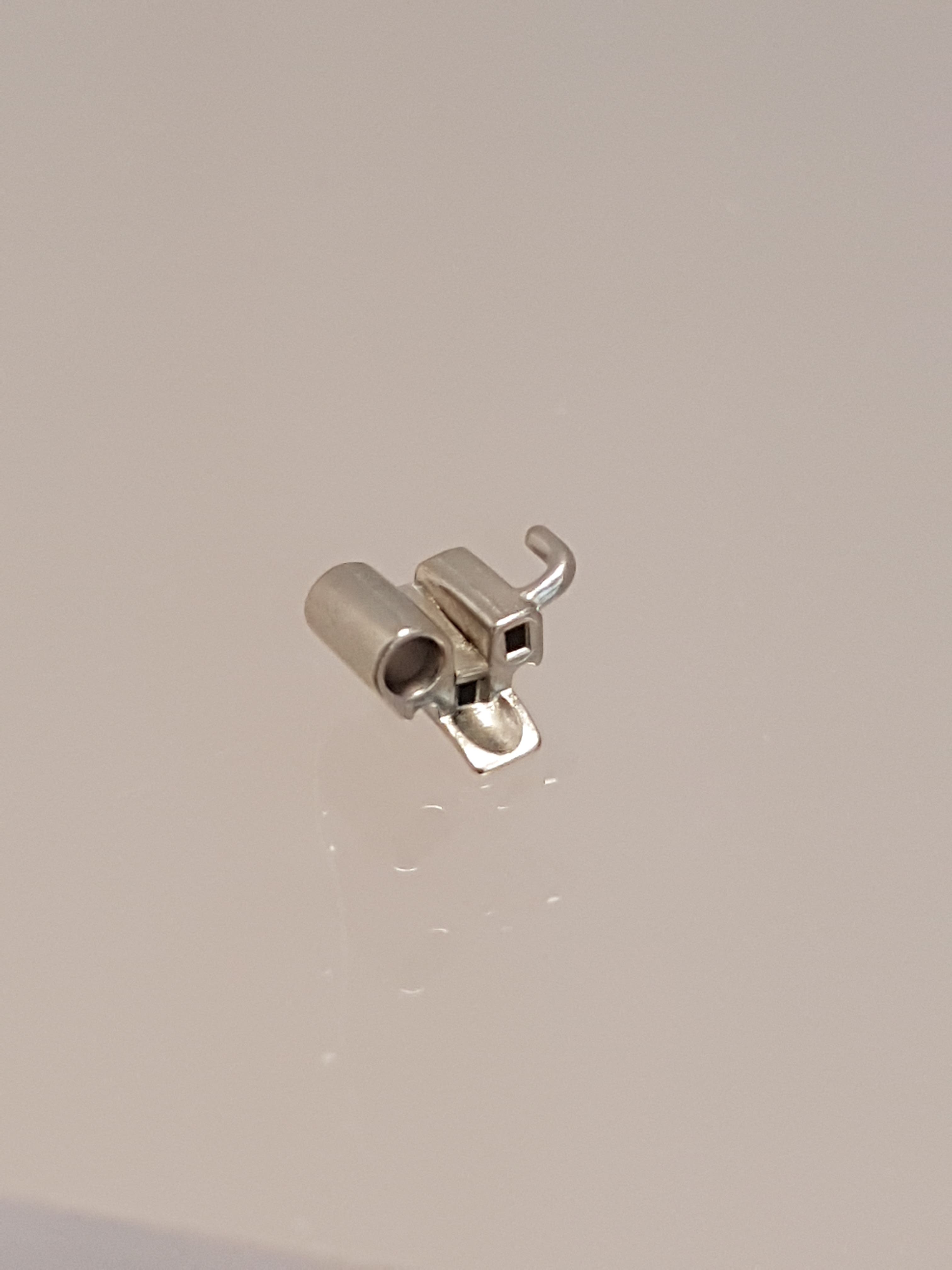 Produktbild - VF000140744 - Dubbel buckaltub gjuten för första molaren i höger överkäke med krok och EOD-rör 0.018" x 0,051"