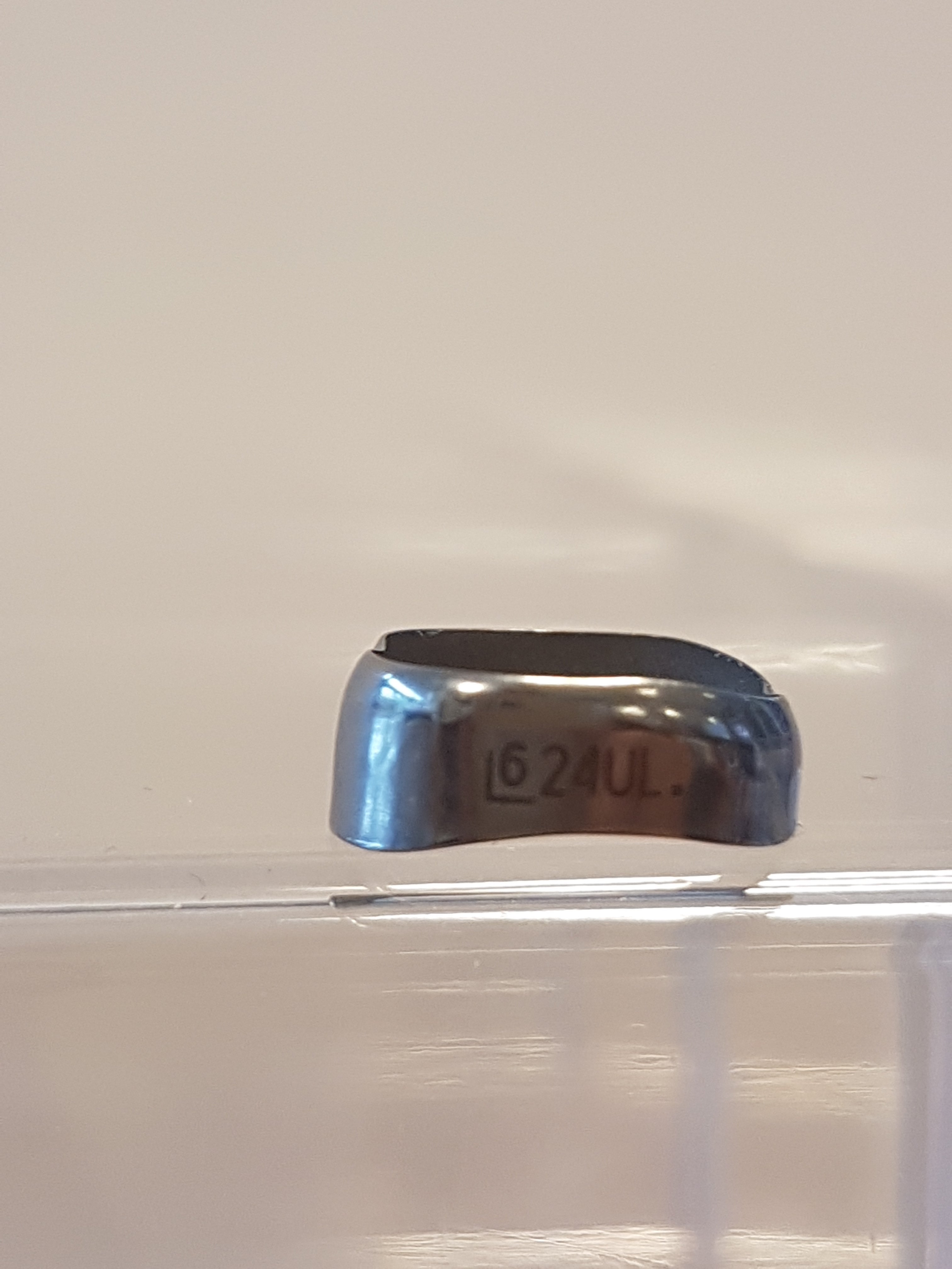 Produktbild - VF000140810 - Ortodontiskt band gjutet med dubbla buckaltuber och EOD-rör för höger överkäke strl 26